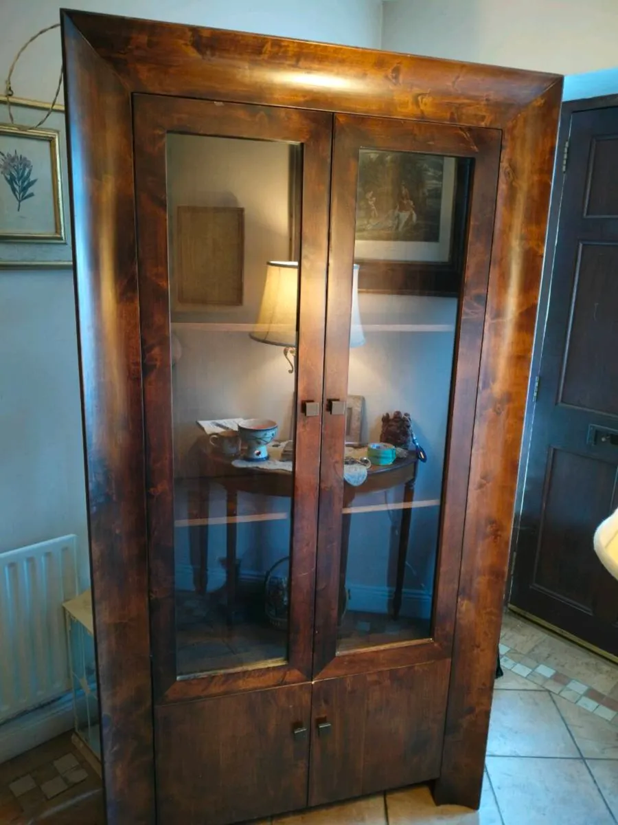 Solid Wood inlaid Display Cabinet 
Beautiful woode - Image 1