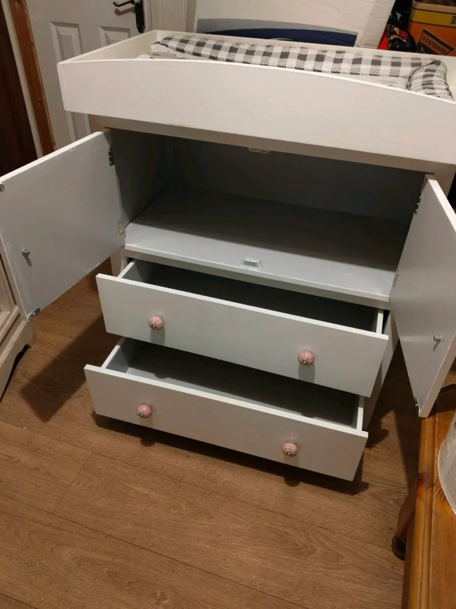 baby changing unit, painted white with 
a detachab - Image 4