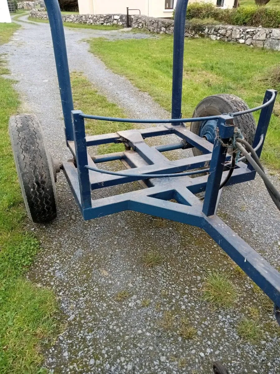 Bale trailer - Image 1