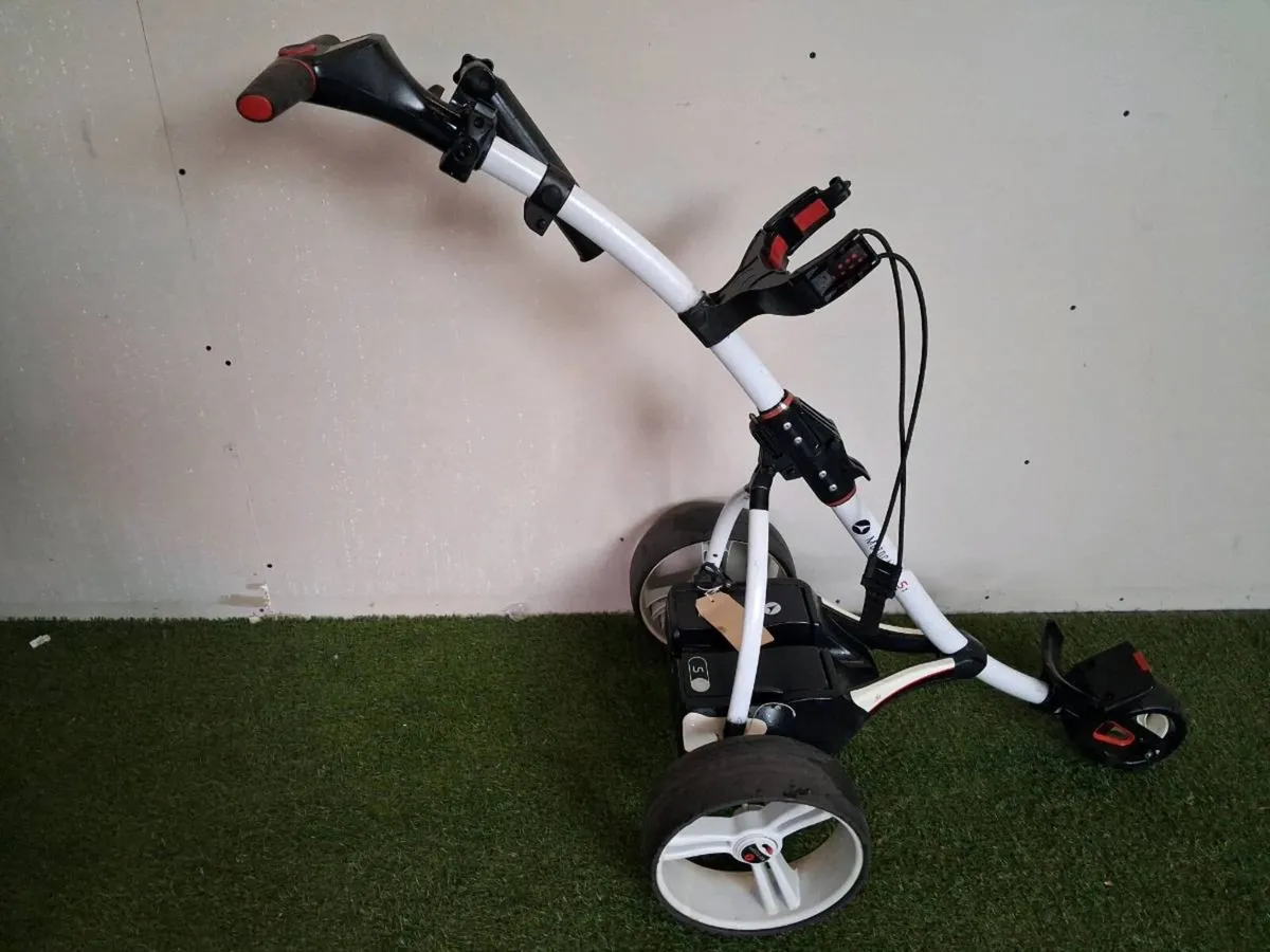 Motocaddy S1 includes lithium battery and charger - Image 1