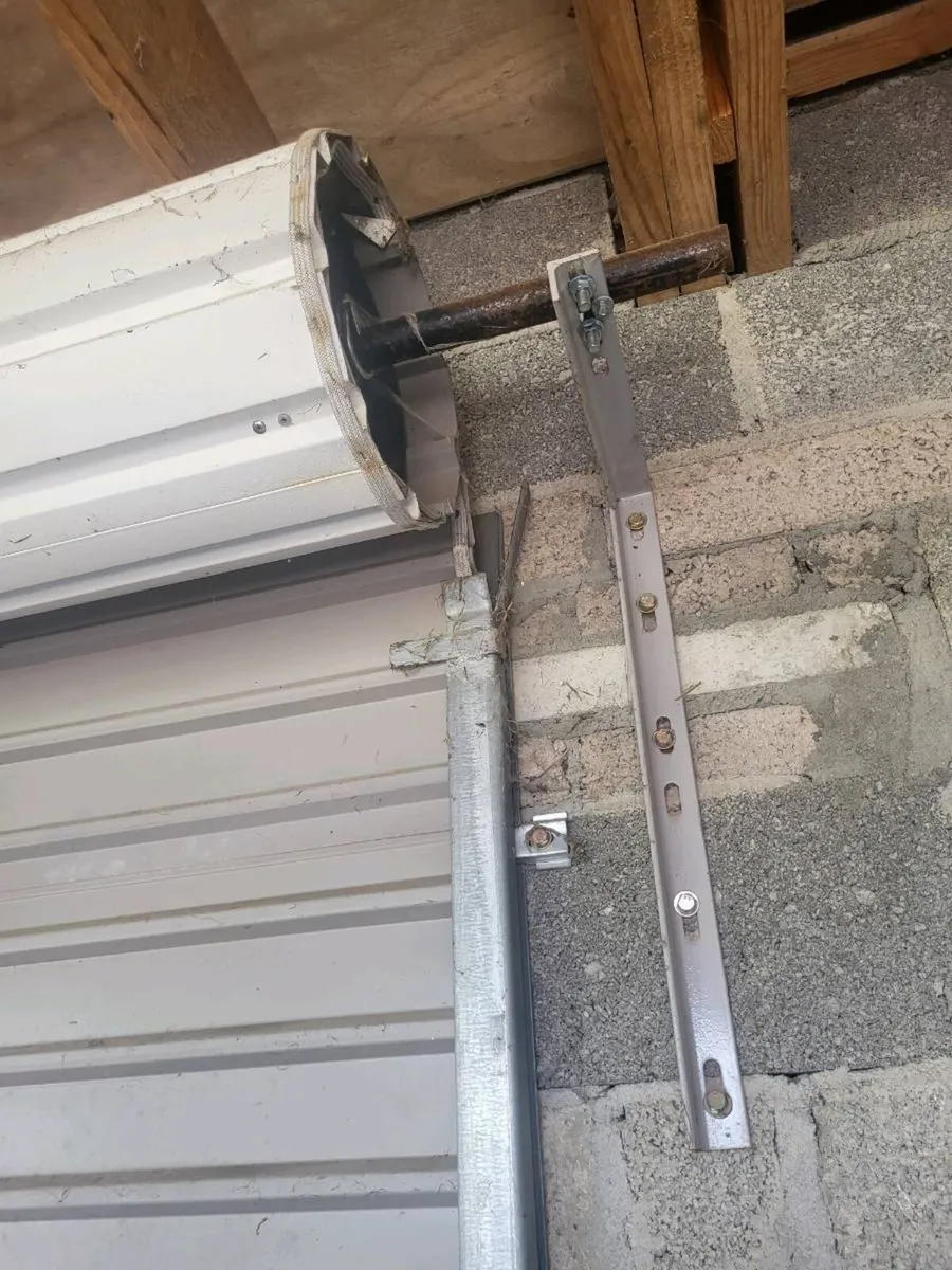 Roller door - Image 2