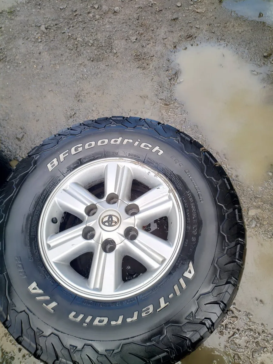 Toyota hilux 15inch alloys - Image 2