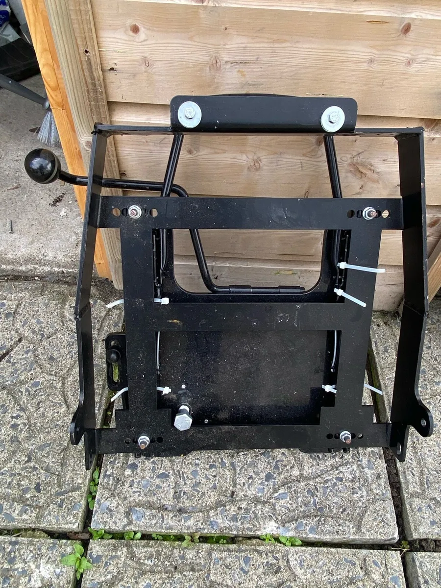 Swivel Seat for Passenger Side of Nissan Qashqai - Image 2