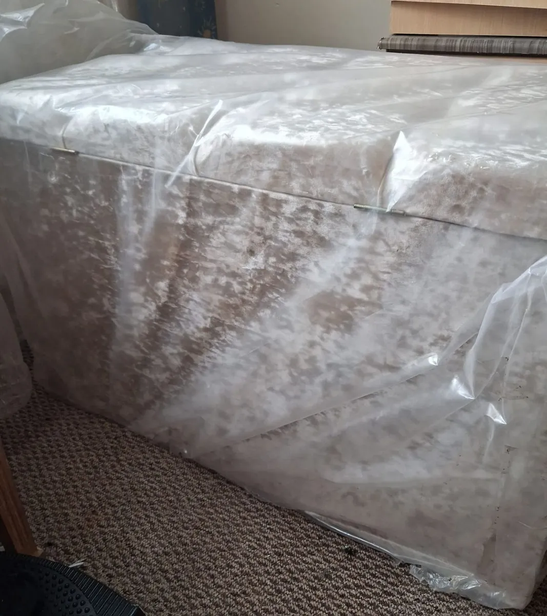 Ottoman for sale! - Image 1