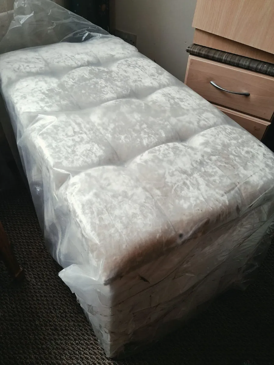 Ottoman for sale! - Image 4