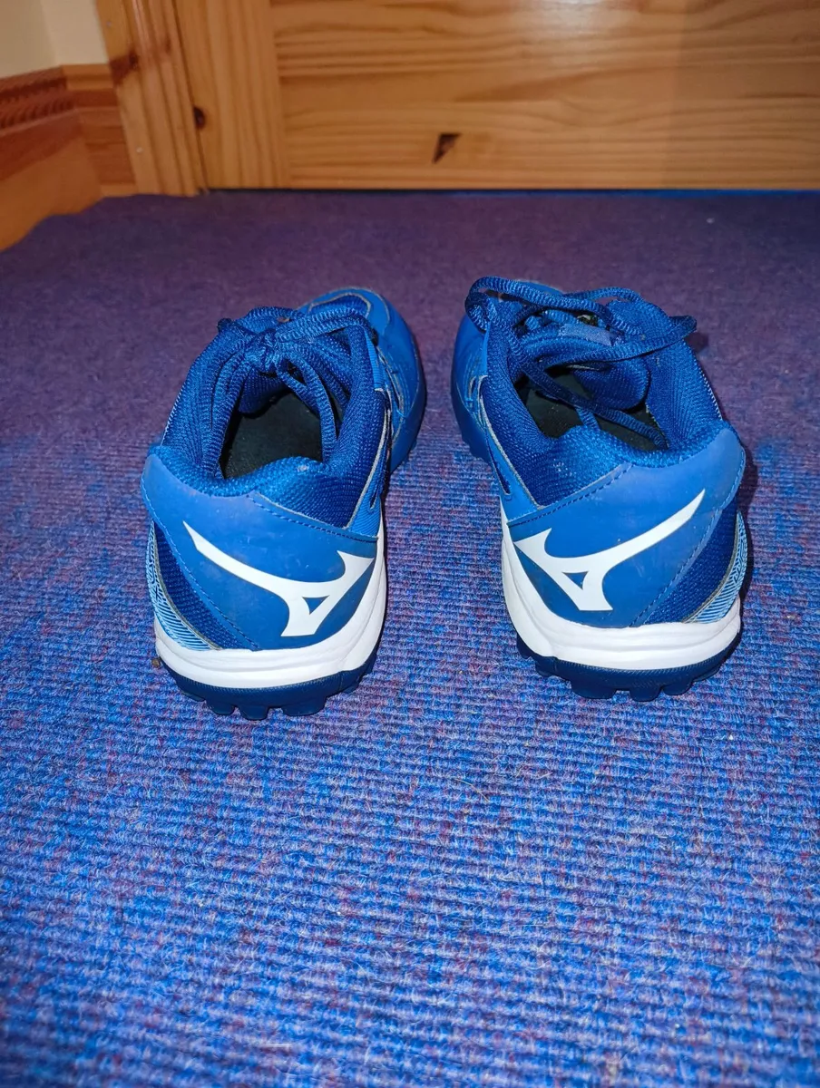 Mizuno Astro Hockey Shoes - Image 3