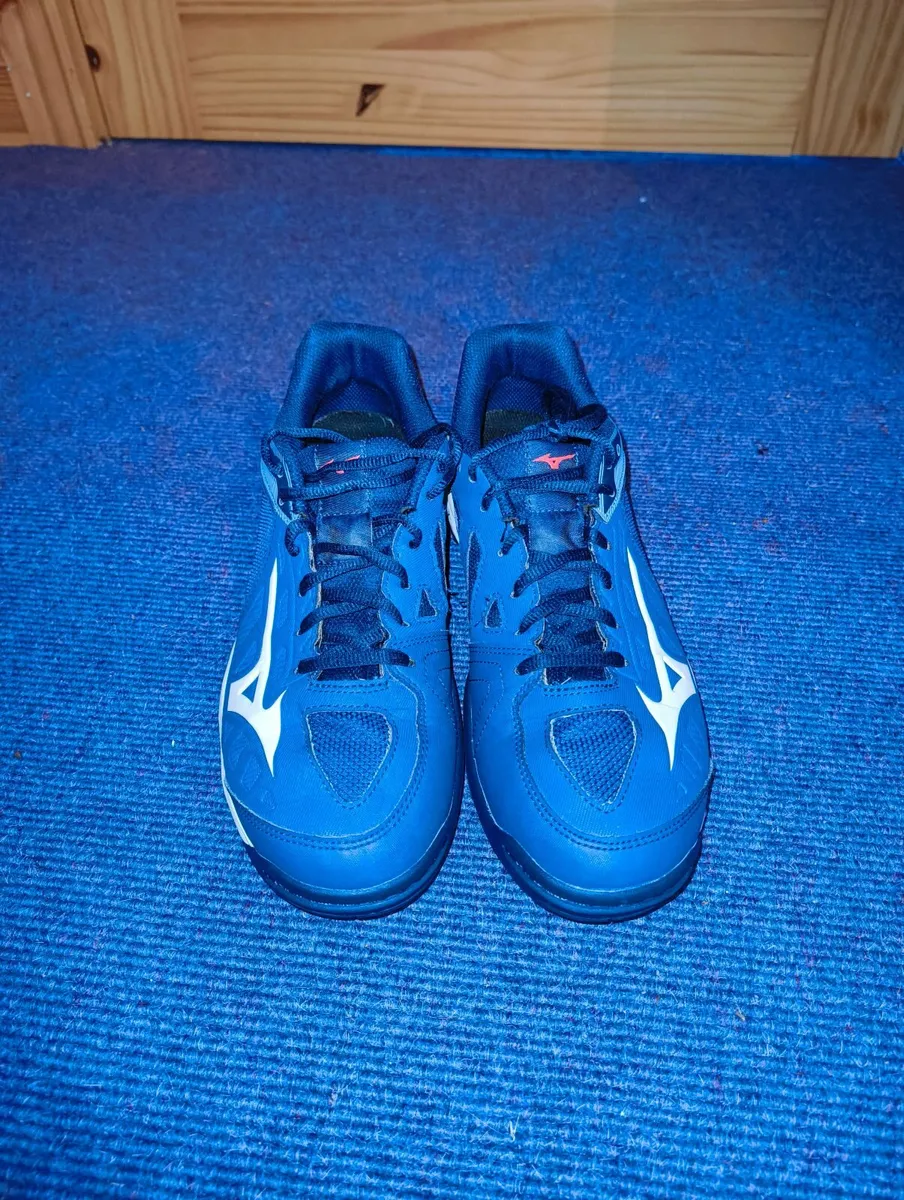 Mizuno Astro Hockey Shoes - Image 2