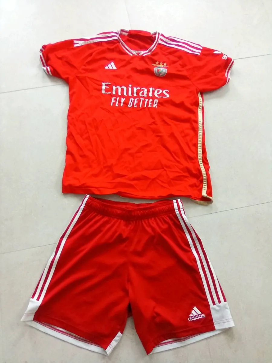 XL.  ADDIDAS.  SOCCER.  JERSEY.  AND. SHORTS - Image 1