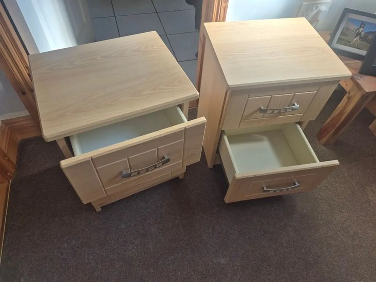 Bedroom furniture - Image 4