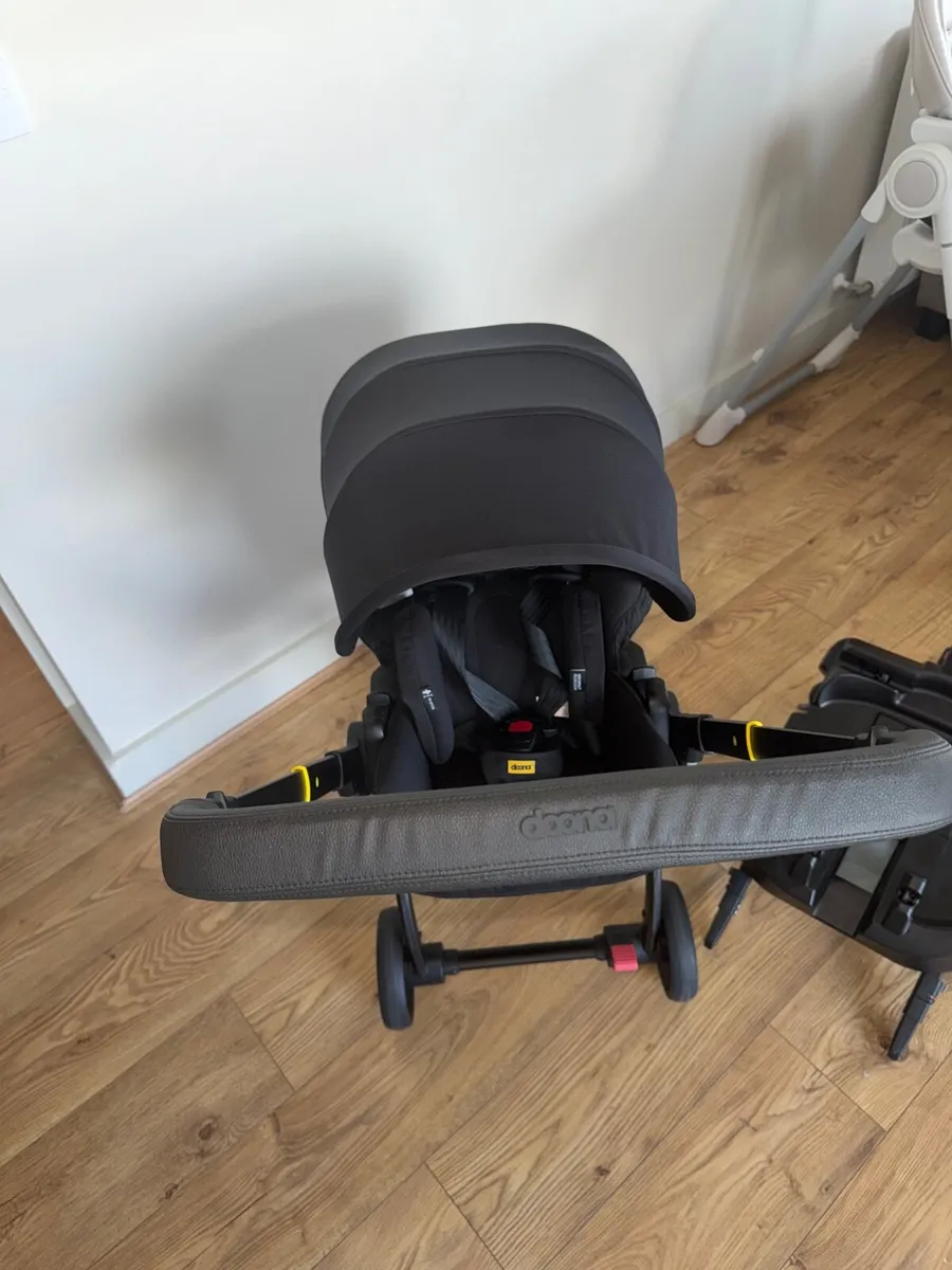 Doona X buggy  car seat - Image 1
