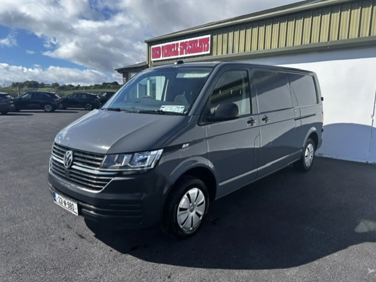 Volkswagen Transporter 2022 - Image 2