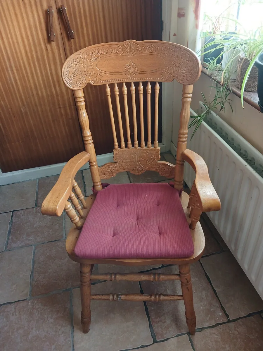❤️ Extendable Dining Table & 6 Chairs ❤️ - Image 4