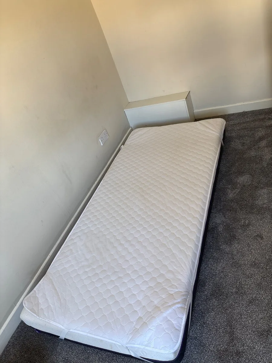 Single mattress and topper - Image 1