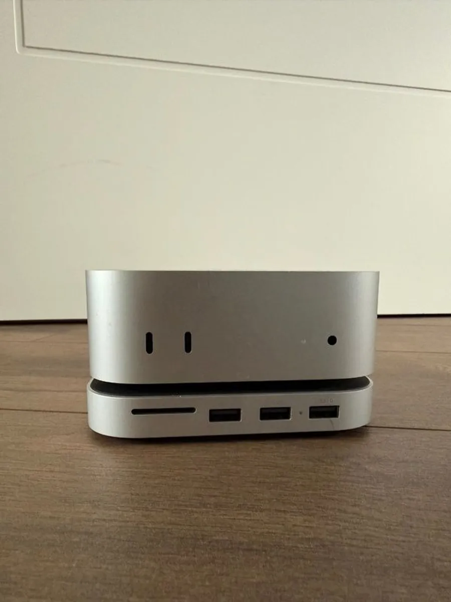 Apple Mac Mini M4 16 GB 256GB with Dock and 1TB - Image 1