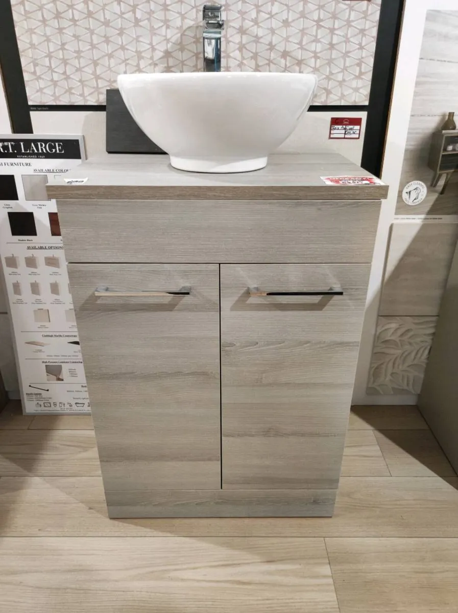 Bathroom cabinet