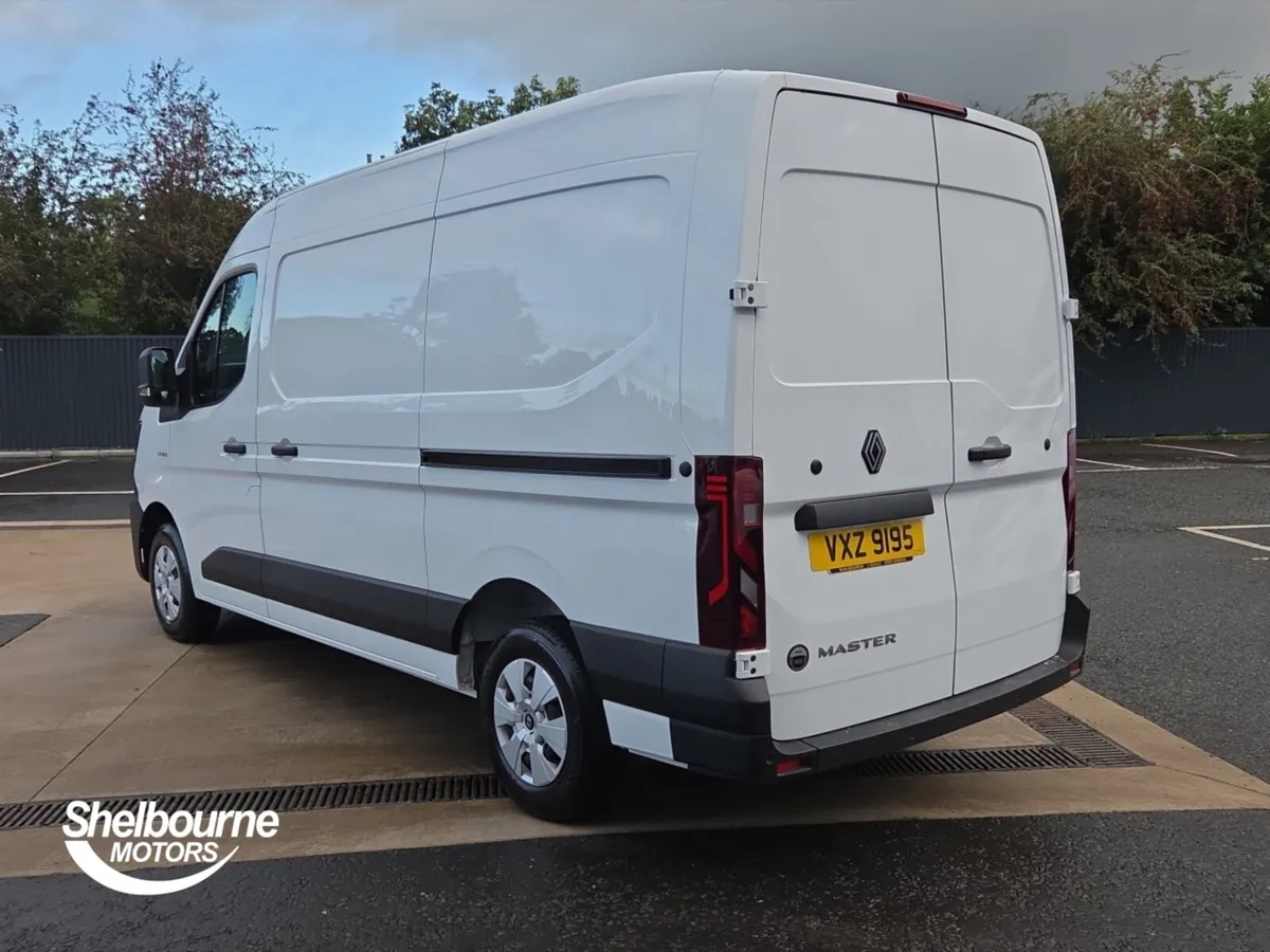 Renault Master MM35 Blue dCi 150 Advance Medium Ro - Image 2