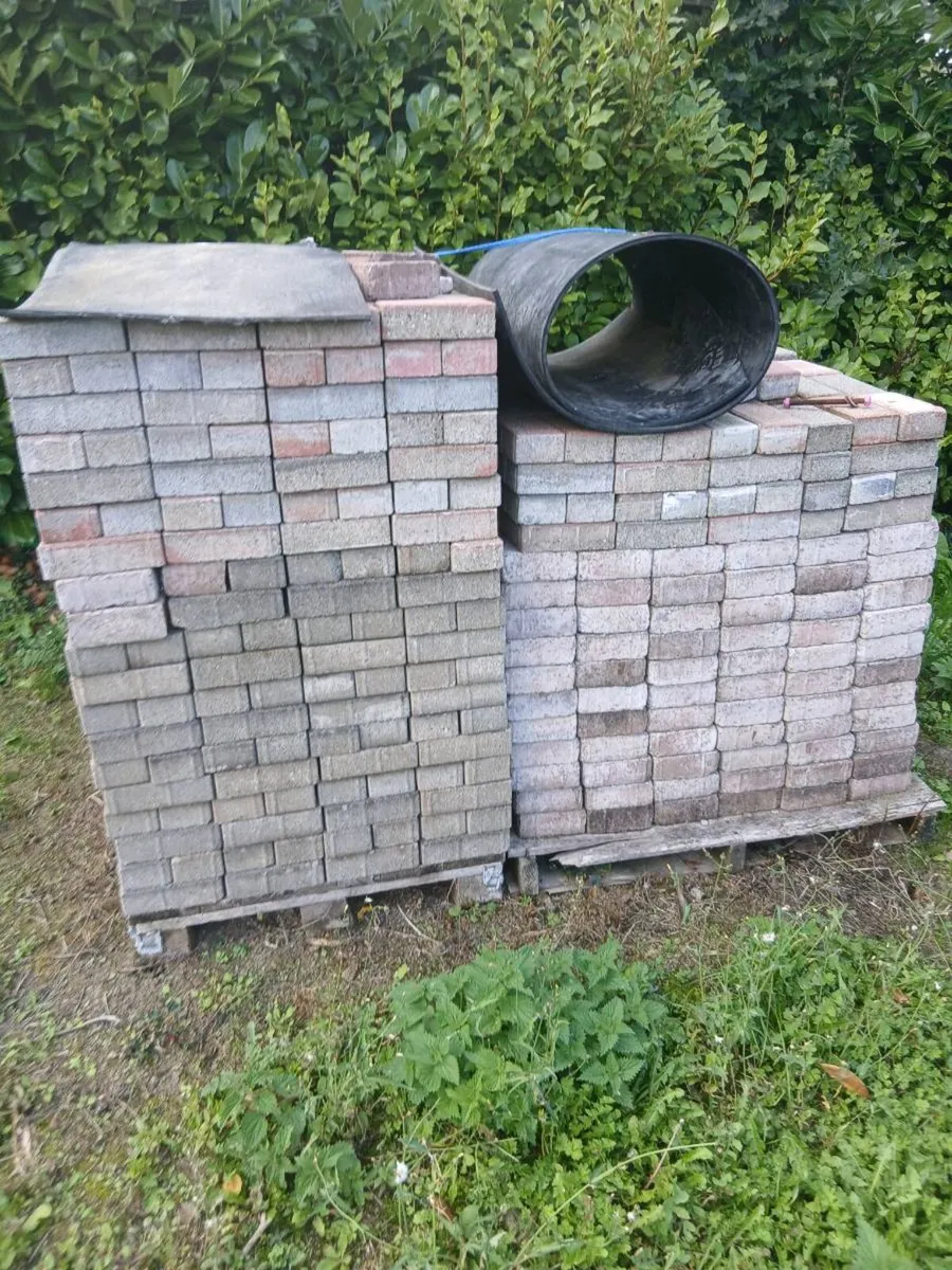 Used paving brick .mixed