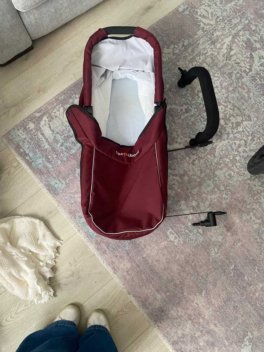 Bassinet and bar for out and about