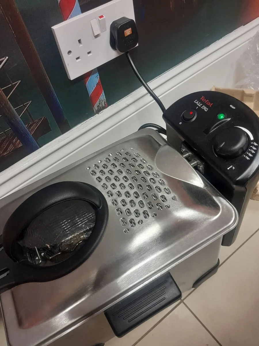 Tefal easy pro inox & design Deep Fryer BRAND NEW - Image 3