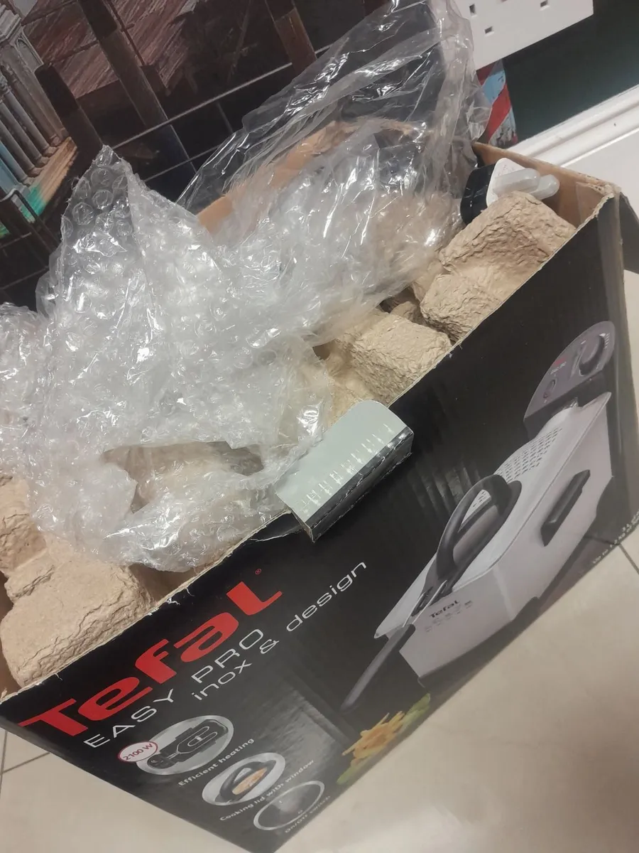 Tefal easy pro inox & design Deep Fryer BRAND NEW - Image 2