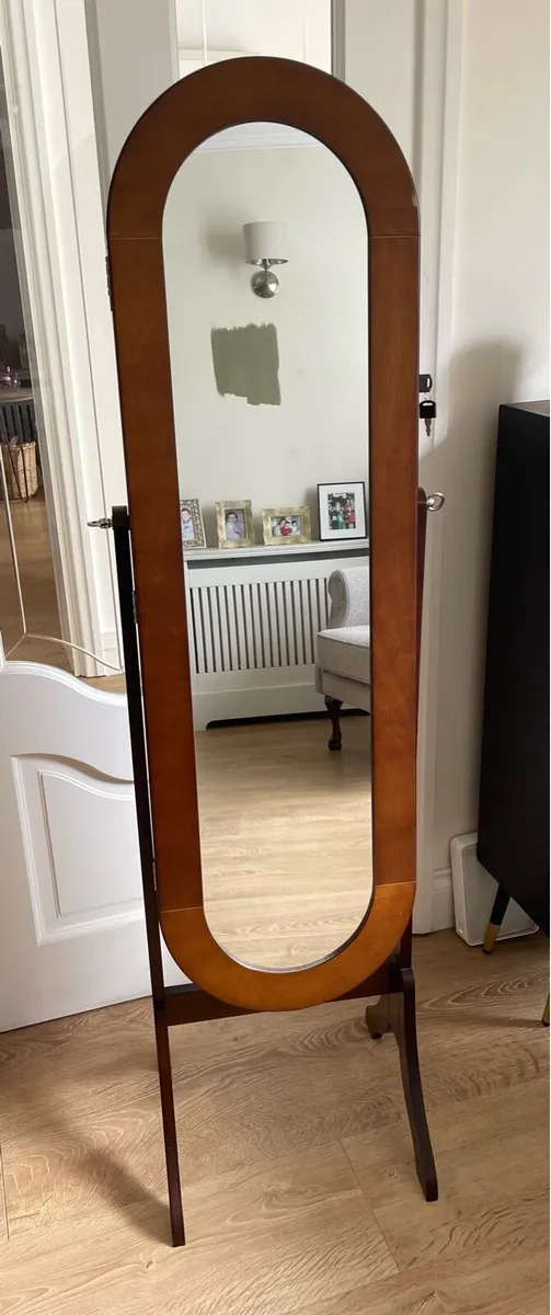 Freestanding mirror and jewellery press - Image 1