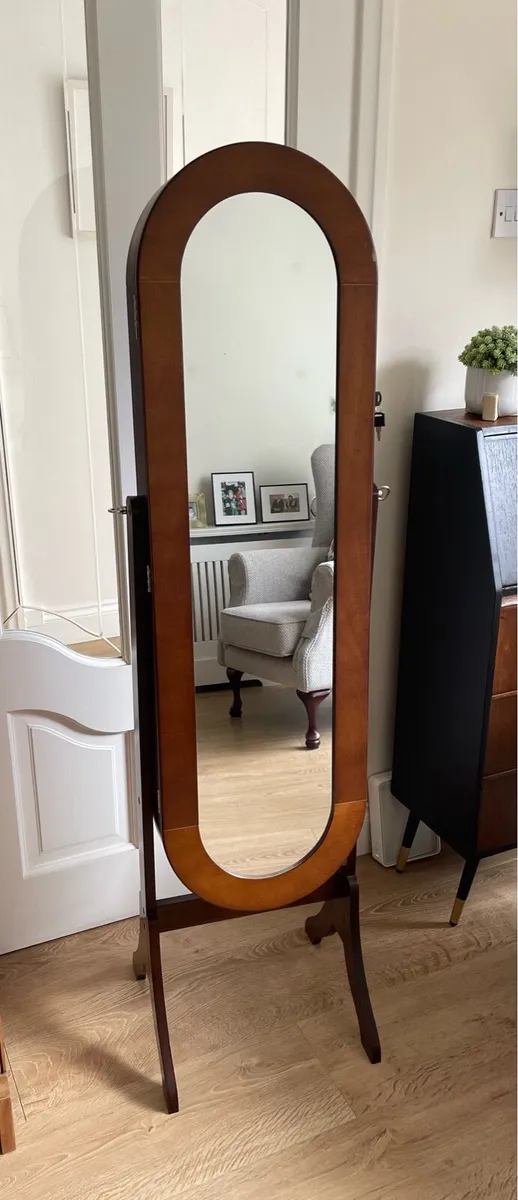 Freestanding mirror and jewellery press - Image 2