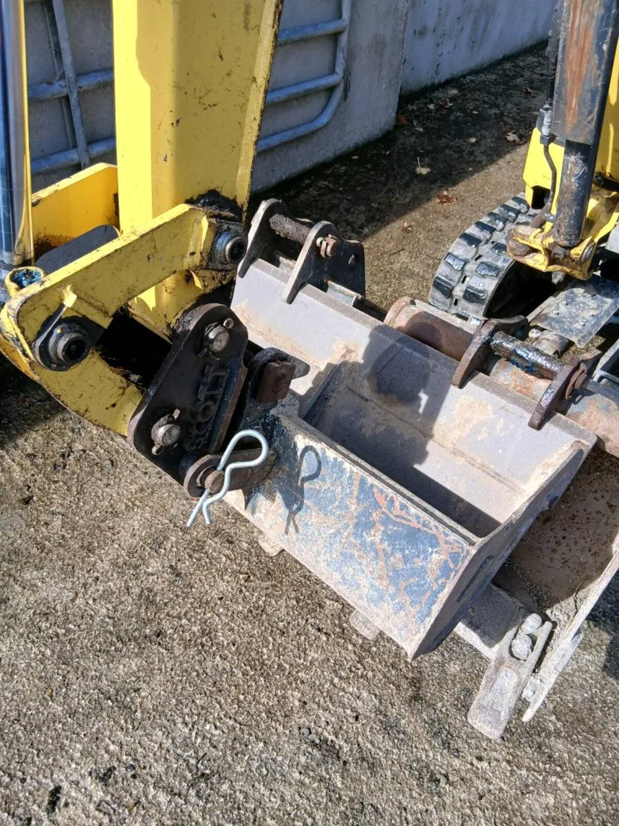 Yanmar SV08 Micro Digger - Image 3