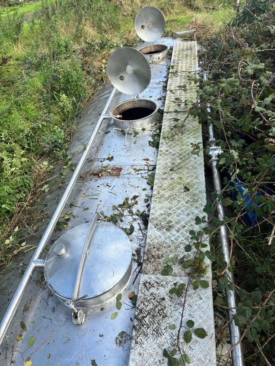 Stainless Steel Water Tank. - Image 1