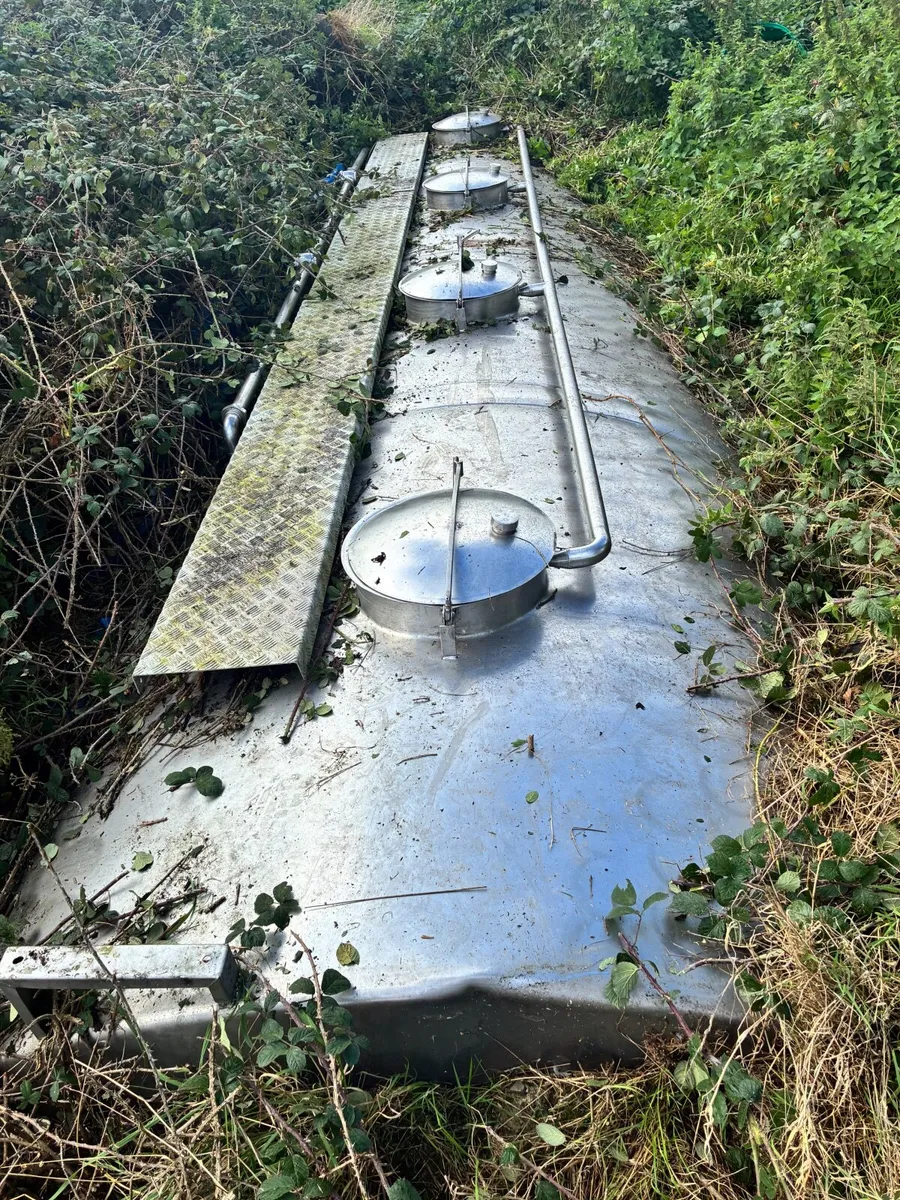 Stainless Steel Water Tank. - Image 2