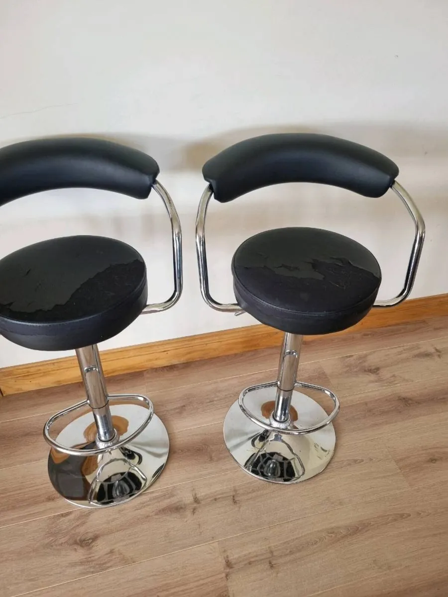 Bar stools - Image 1