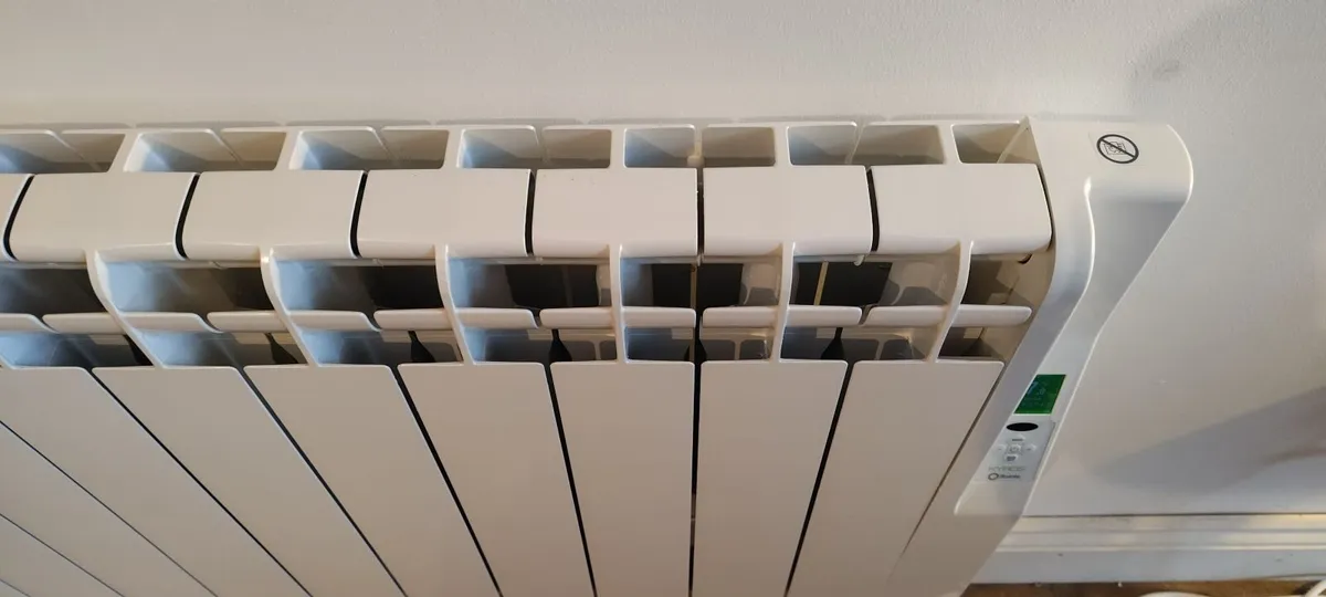 Rointe Kyros 1600W Electric Radiator - Image 3