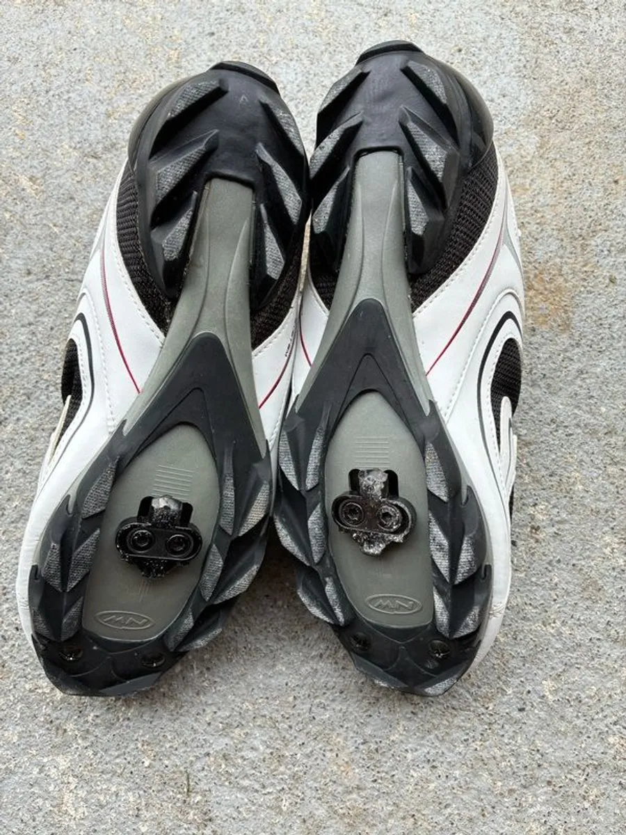 Cycling Shoes size 41 or 7.5 Brand NW Northwave - Image 4