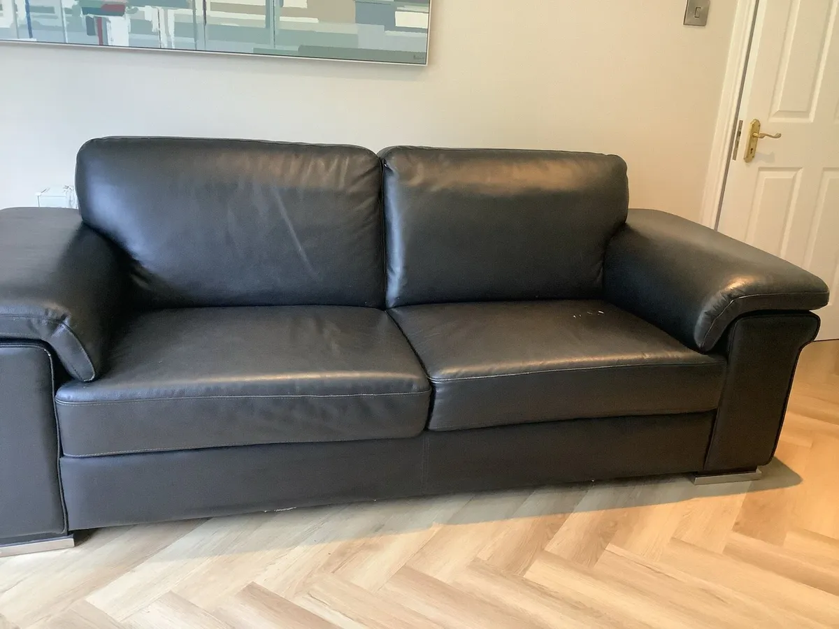 Couch - Image 2