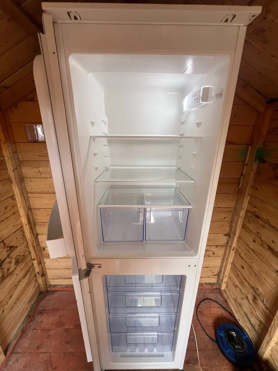 Fridge freezer - Image 4