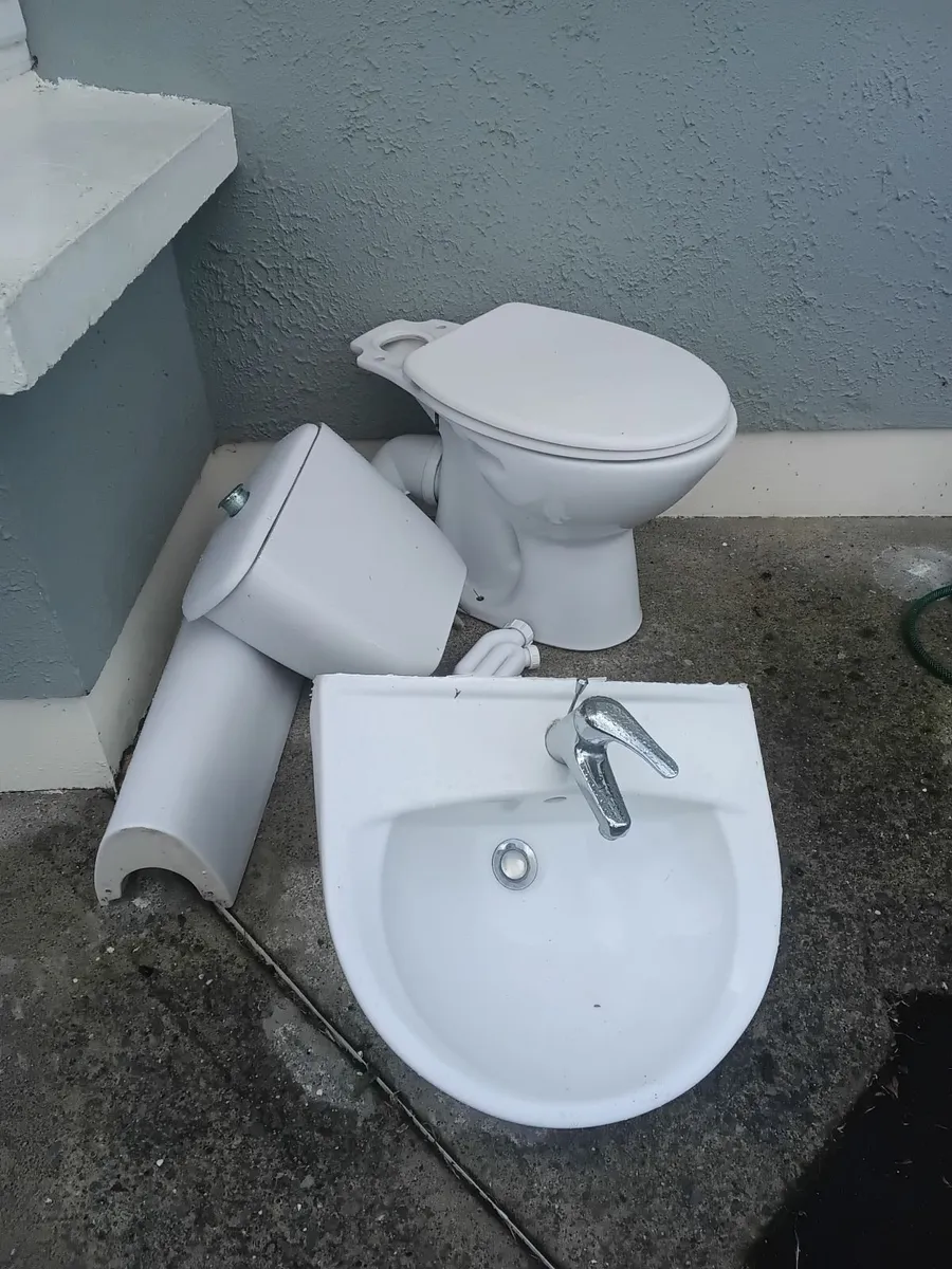 FREE Bathroom toilet, cistern, wash hand basin