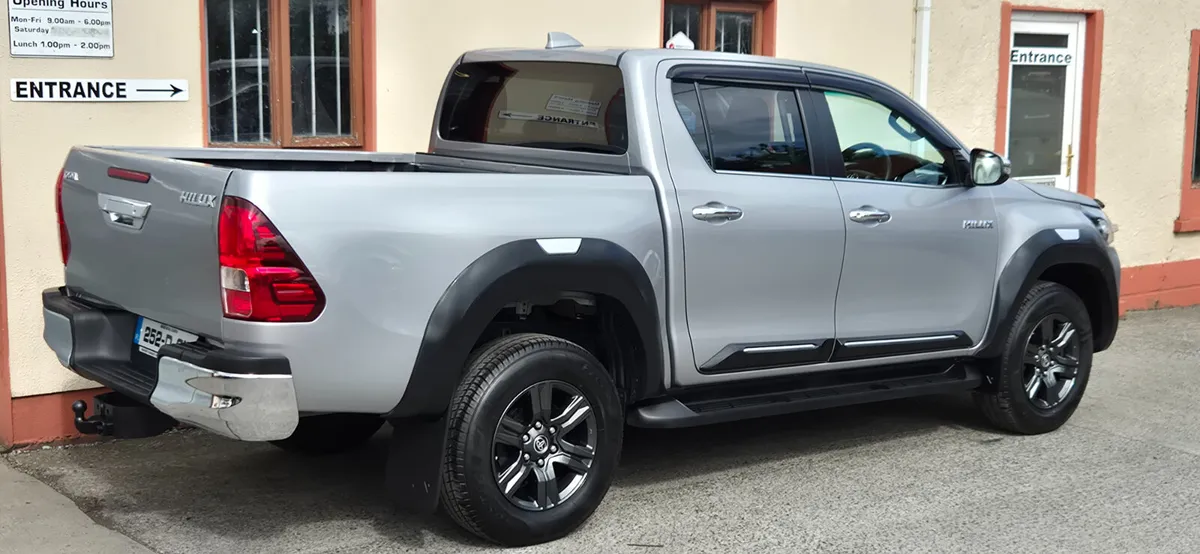 Toyota Hilux 2025 Manual Plus Vat - Image 4