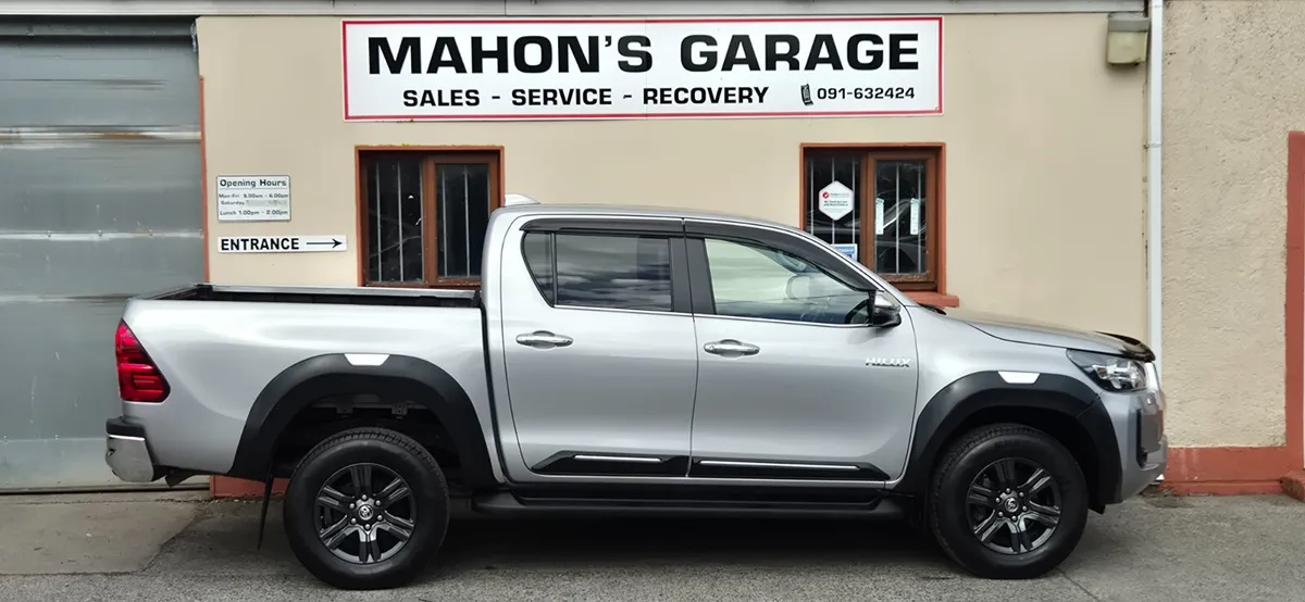 Toyota Hilux 2025 Manual Plus Vat - Image 2