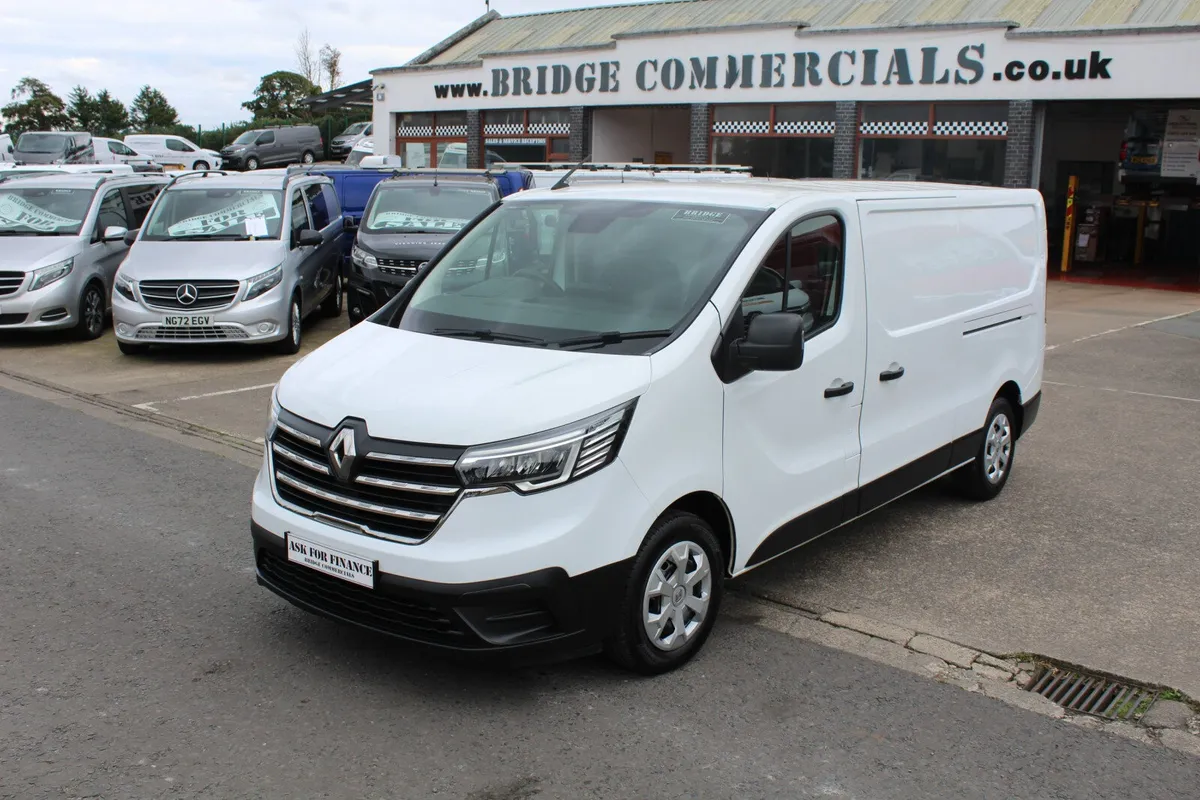 2023 Renault Trafic LL30 Business+ - Image 1