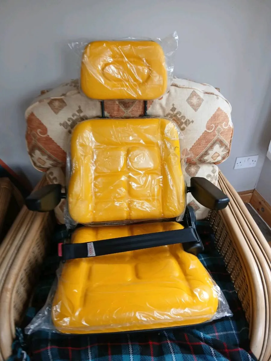 Lawn mower/Tractor seat - Image 1