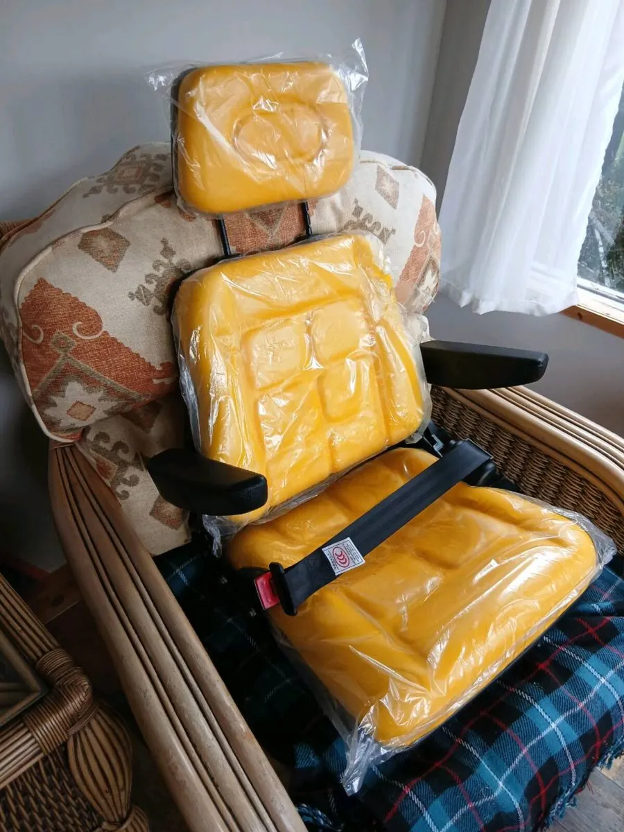 Lawn mower/Tractor seat - Image 3