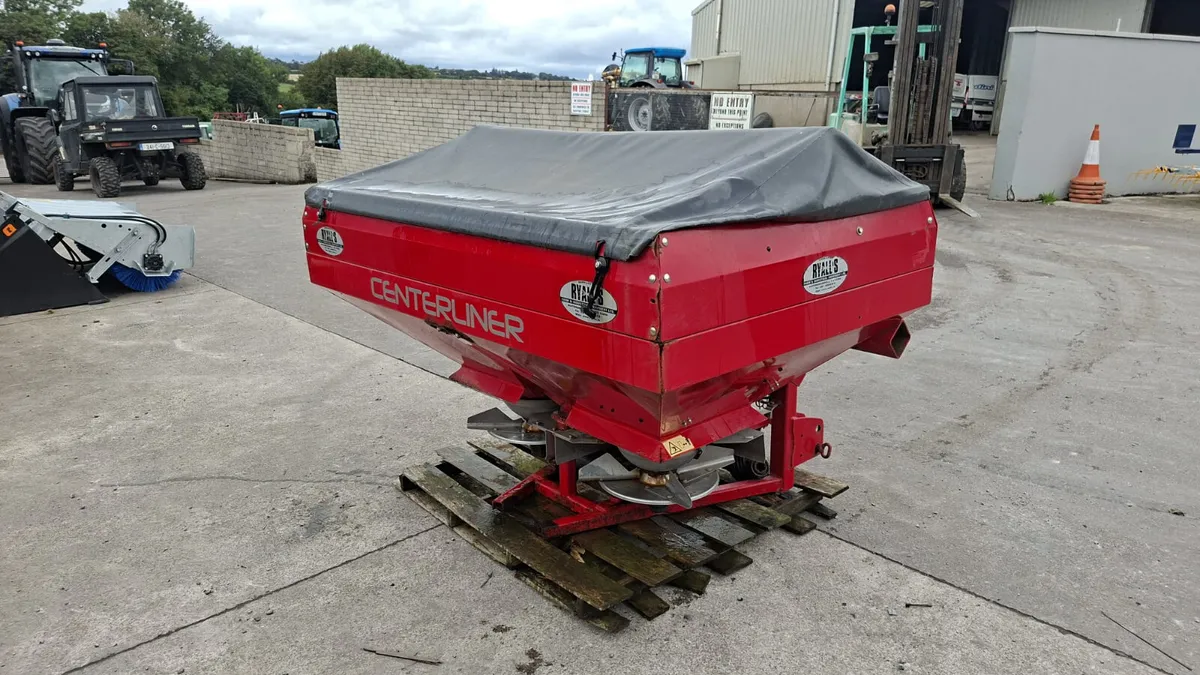 Tulip Lely 1 ton Fertilizer Spreader - Image 3