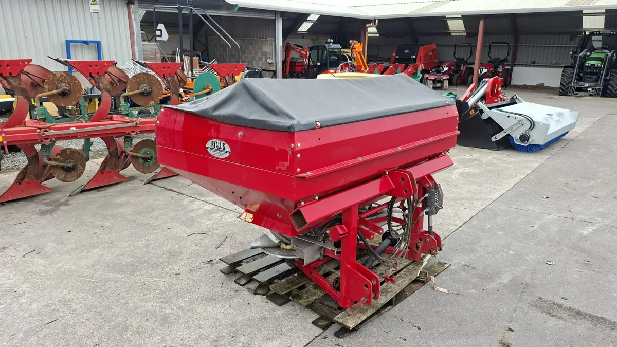 Tulip Lely 1 ton Fertilizer Spreader - Image 2