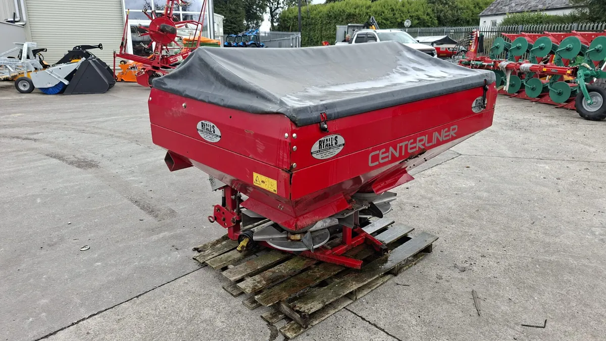 Tulip Lely 1 ton Fertilizer Spreader - Image 4