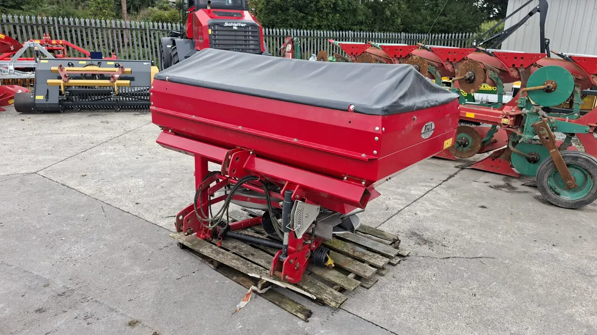 Tulip Lely 1 ton Fertilizer Spreader - Image 1