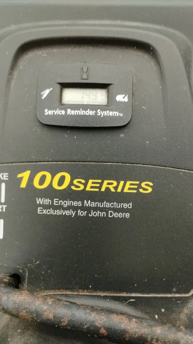 John Deere Ride on mulcher mower - Image 3