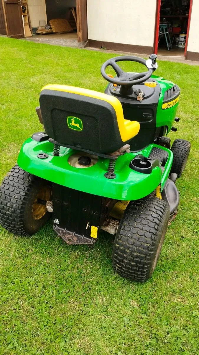 John Deere Ride on mulcher mower - Image 1