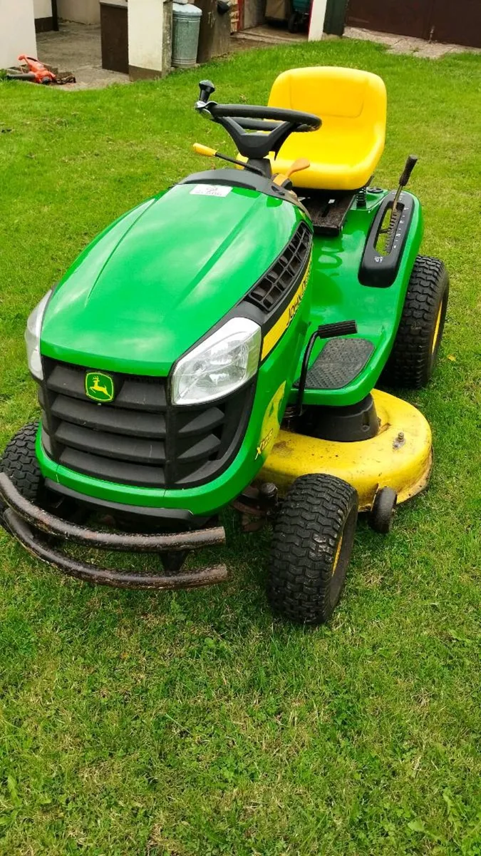 John Deere Ride on mulcher mower - Image 4