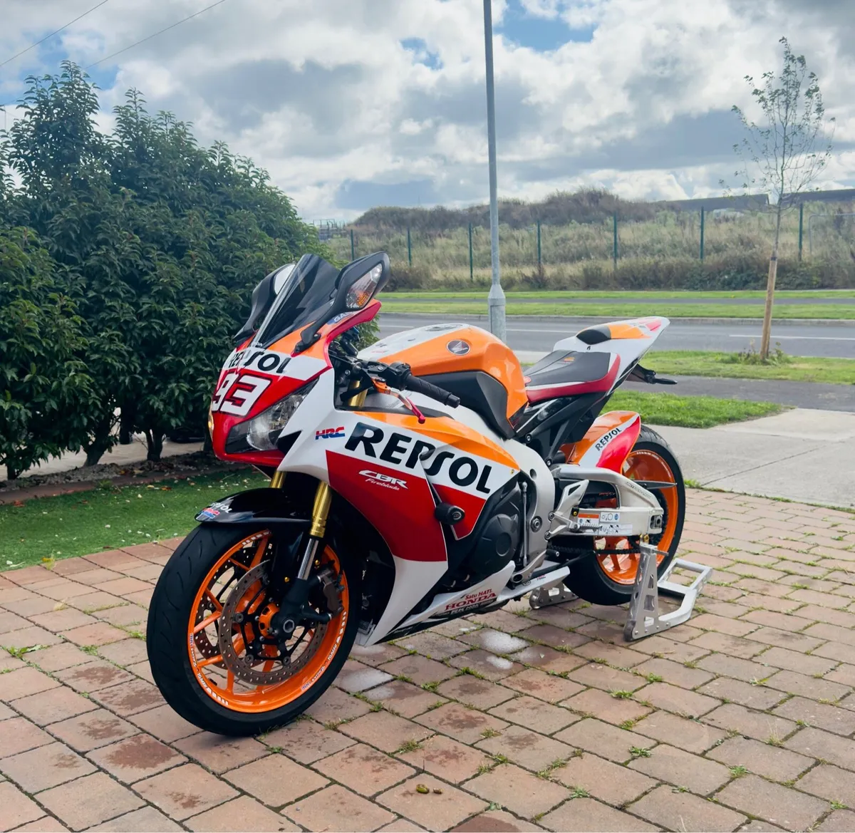 Cbr 1000RR Repsol - Image 4