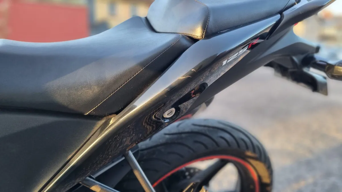 Honda CBR 125r - Image 3