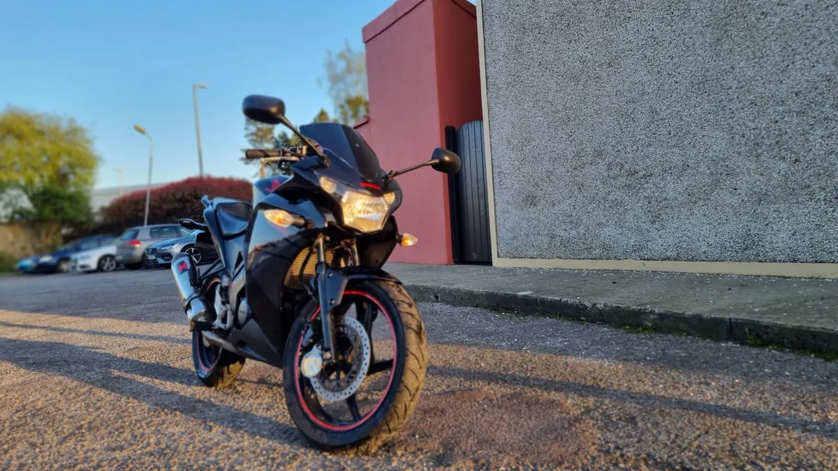 Honda CBR 125r - Image 1